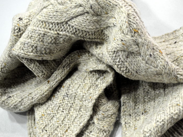 Sciarpa Gant in maglia di lana bottonata con orlo a coste