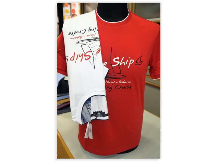 T-shirt manica corta White Ship di Marbas, in puro cotone stampato, con girocollo e polsini a costine