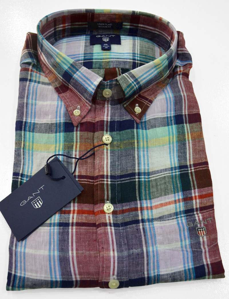 Camicia regular fit, manica lunga, button-down Gant in puro lino, fantasia scozzese. Logo e stemma Gant sono ricamati sul taschino